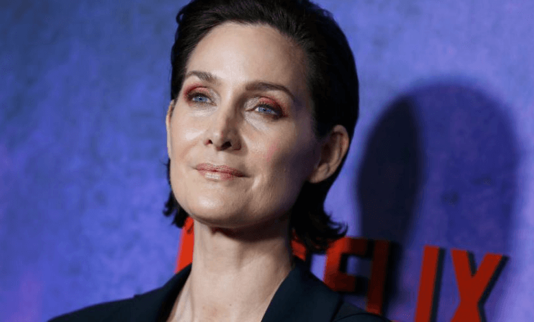 Carrie-Anne Moss Net Worth